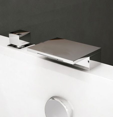 Gruppo 3 fori bordo vasca