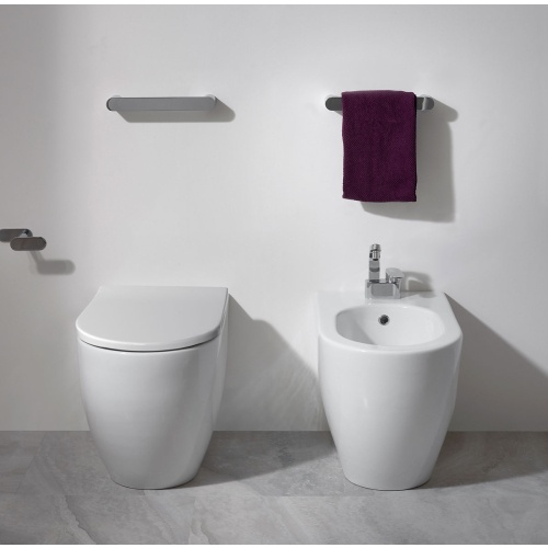 Sanitari Link filomuro cm. 56x36 con sedile standard in poliestere di Ceramica Flaminia