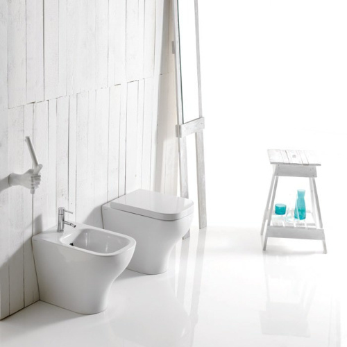 Sanitari Plus Design filomuro cm. 55x35 con sedile slim softclose con sgancio rapido di Ceramica Galassia