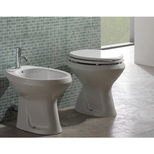 Sanitari Arianna New a terra cm. 48x37 con sedile in poliestere di Ceramica Globo