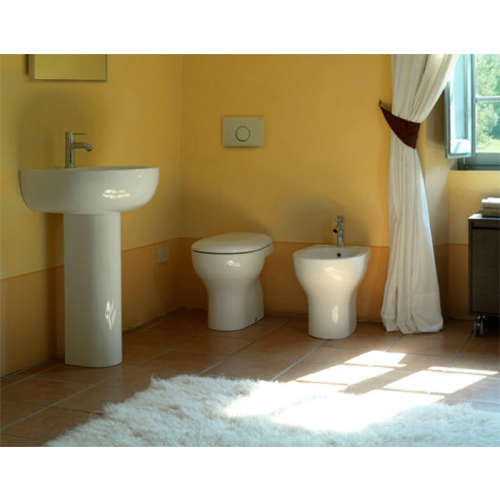 Sanitari Grace scarico a parete cm. 50x36 con sedile a chiusura tradizionale di Ceramica Globo