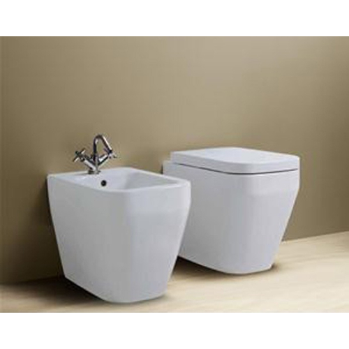 Sanitari a terra filomuro Tulip One di Ceramica Azzurra