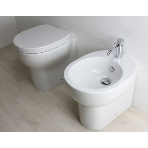 Sanitari M2 filomuro cm. 55x35 con sedile avvolgente softclose di Ceramica Galassia