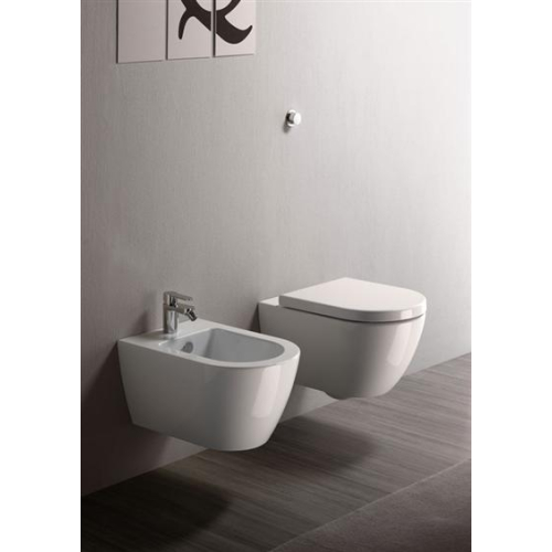 Sanitari Pura mini sospesi salvaspazio cm 50 con sedile softclose di Ceramica GSI