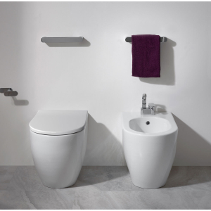 Sanitari Link filomuro cm. 56x36 con sedile standard in poliestere di Ceramica Flaminia