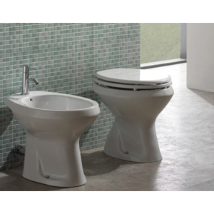 Sanitari Arianna New a terra cm. 48x37 con sedile in poliestere di Ceramica Globo