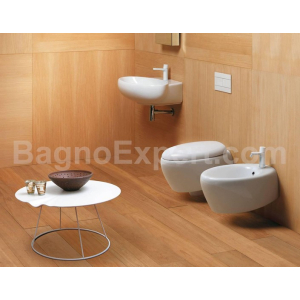 Sanitari Touch sospesi senza brida con sedile avvolgente di Ceramica GSG