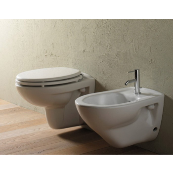 Sanitari Arianna New sospesi  cm. 52x35 con sedile in termoindurente di Ceramica Globo