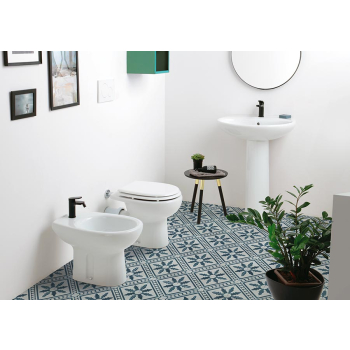 Sanitari Clever scarico terra cm. 51x37 con sedile in poliestere standard bianco lucido