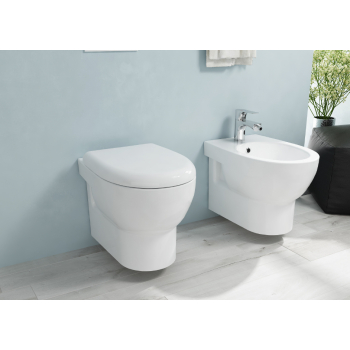 Sanitari Abe sospesi senza brida cm. 35x50 con sedile softclose di Ceramica Azzurra