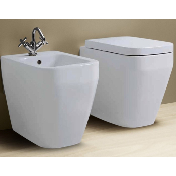 Sanitari a terra filomuro monoblocco Tulip One di Ceramica Azzurra